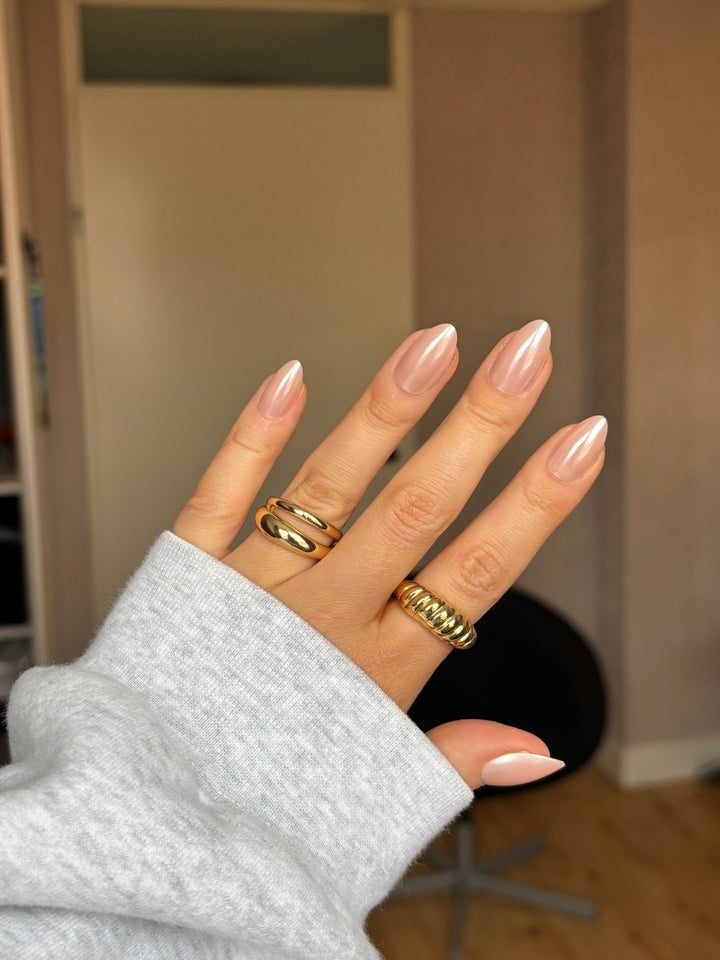 Press-on nagel champagne almond short